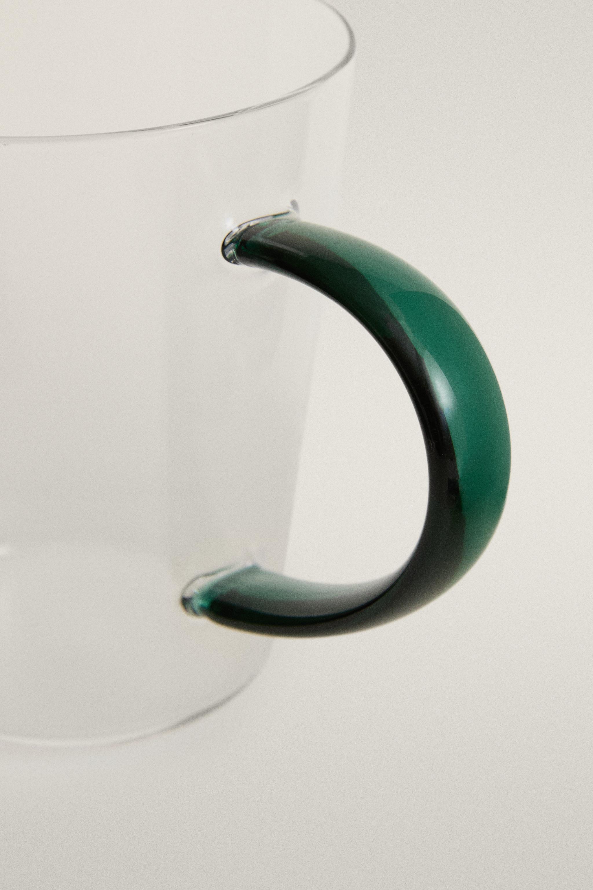 BOROSILICATE GLASS MUG WITH COLOURED HANDLE